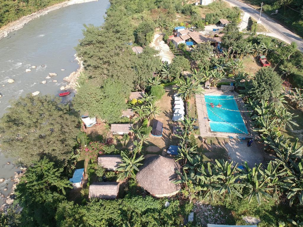 Trishuli River Side Resort Chitwan Exterior photo